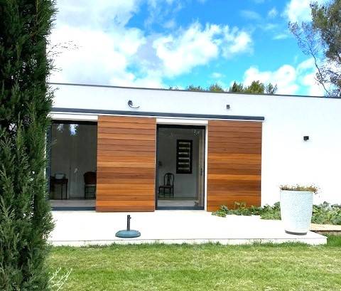 Volets coulissants en bois sur-mesure fabriqués en France à Aubagne ( Auriol )