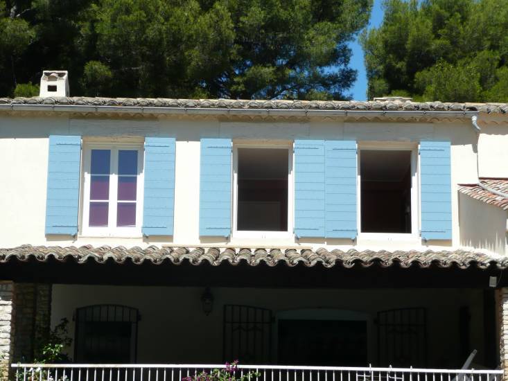 Notre fabrication de volets provençaux à Auriol proche de Saint Zacharie