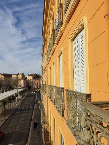 Volets persiennes à lames à l’américaine à Hyères