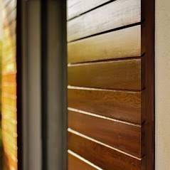 volet coulissant bois en red cedar