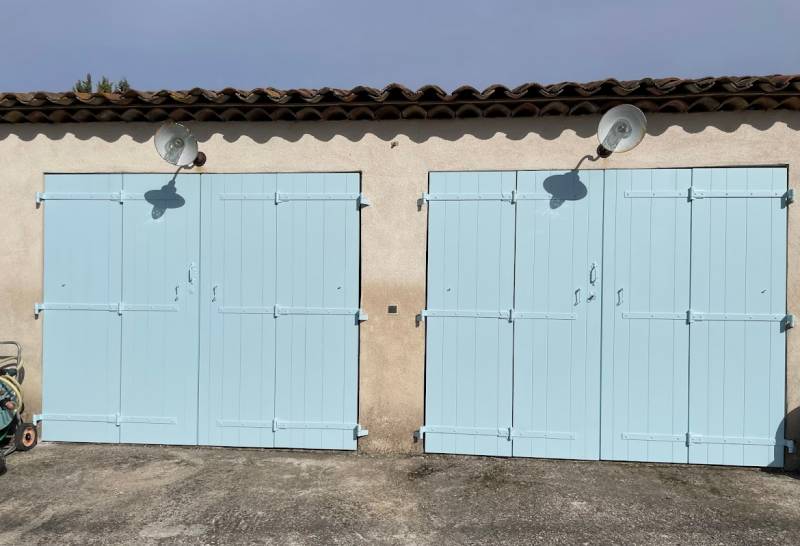 volets provençaux sur mesure en bois exotique  CTBX à Bouc Bel Air