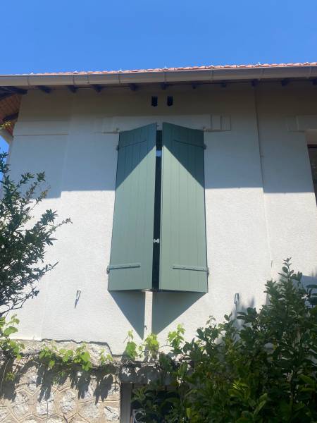 Volet provencal battant à lames verticales et horizontales 35 ou 40 mm d'épaisseur