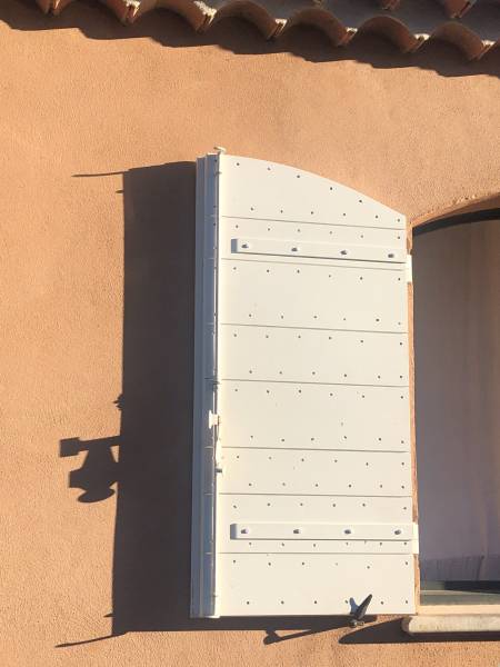 Fabricants de volets provençaux à Aubagne