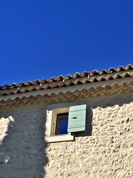 Rénovation d'une ferme avec des volets CTBX en bois sur mesure à Calas