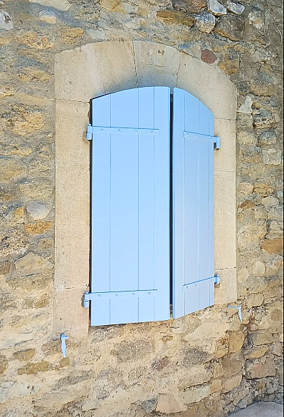 Les modèles de volets bois et leurs origines